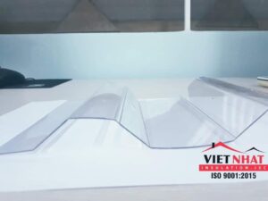 Tấm nhựa lấy sáng poly có bền không? 6