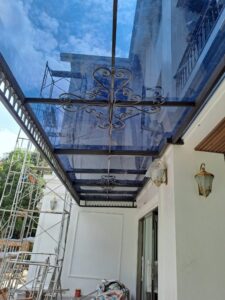 Tự lắp đặt tấm nhựa polycarbonate tại nhà – có nên không? 20