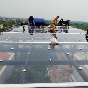 Vệ sinh tấm nhựa lấy sáng ra sao? Một số lưu ý 9