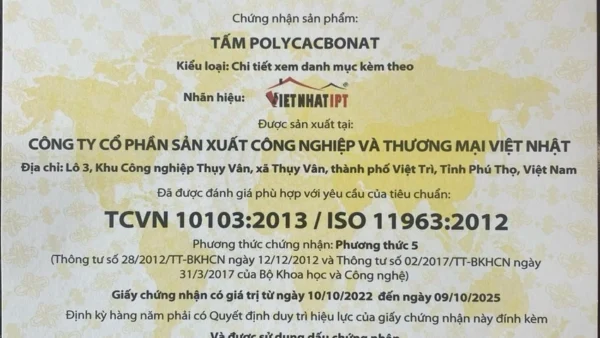 Chứng nhận chất lượng tấm nhựa Polycarbonate Việt Nhật