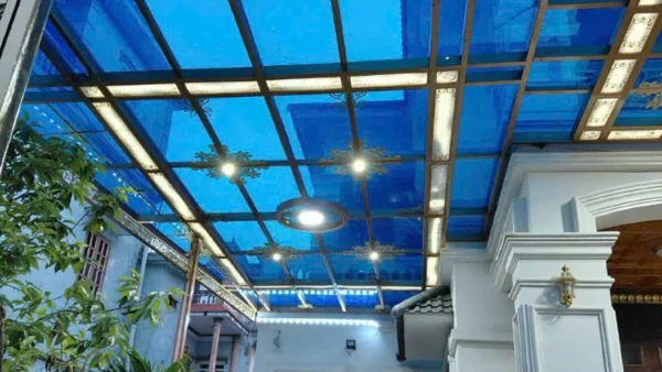 Mái che sử dụng tấm nhựa Polycarbonate